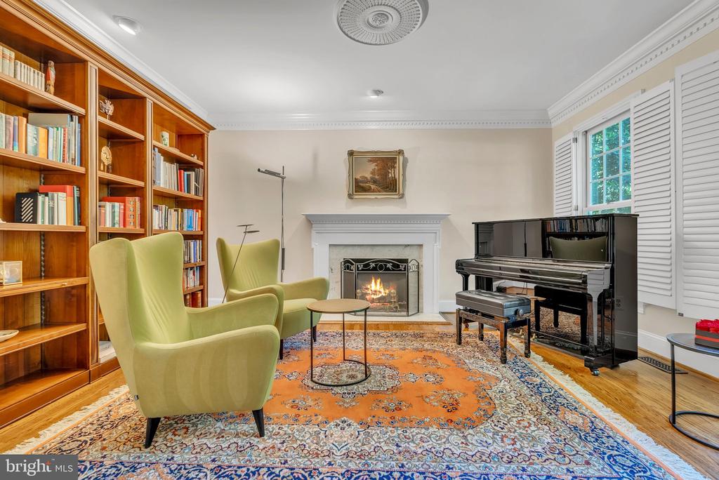 8308 COMANCHE COURT