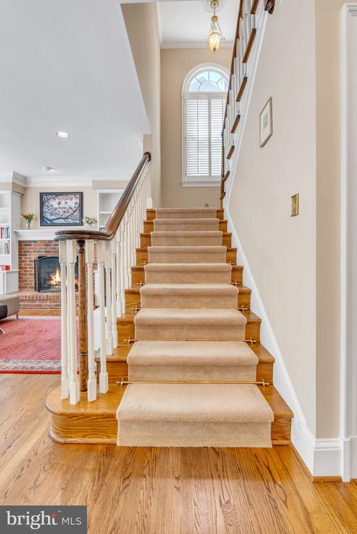 8308 COMANCHE COURT