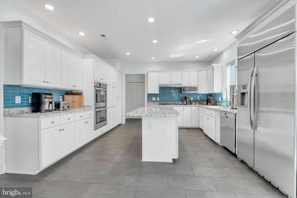 8308 COMANCHE COURT