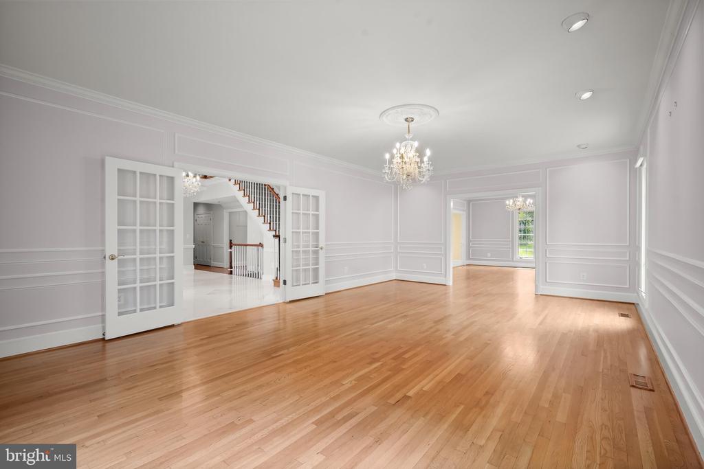 9809 HALL ROAD