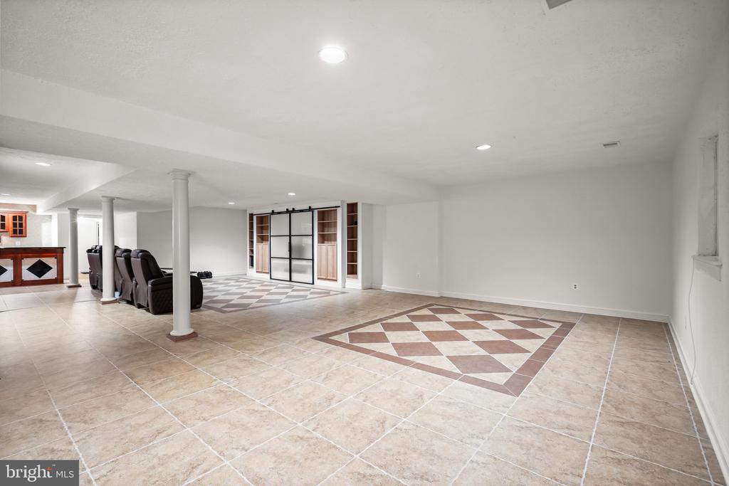 9809 HALL ROAD
