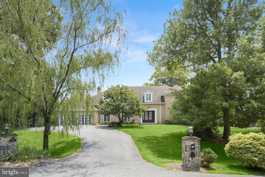 9809 HALL ROAD