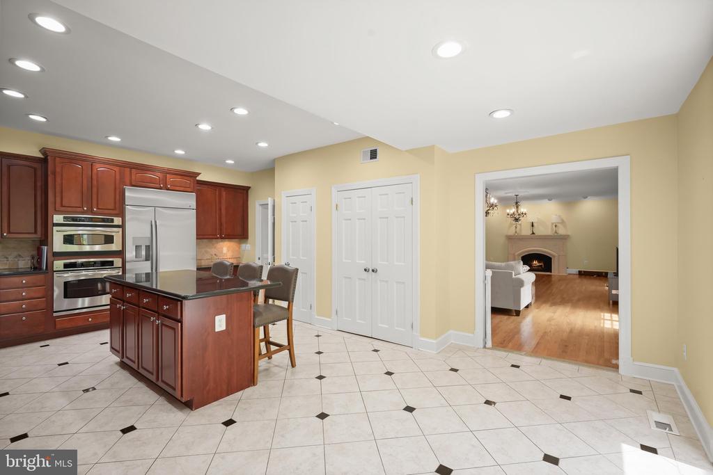 9809 HALL ROAD