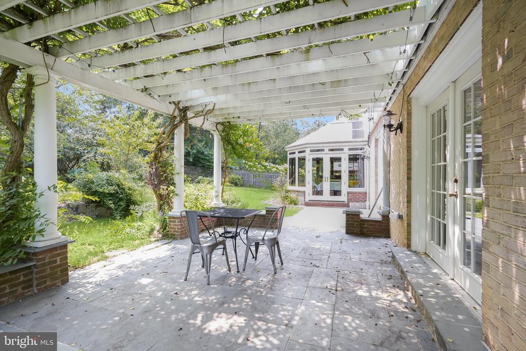9809 HALL ROAD