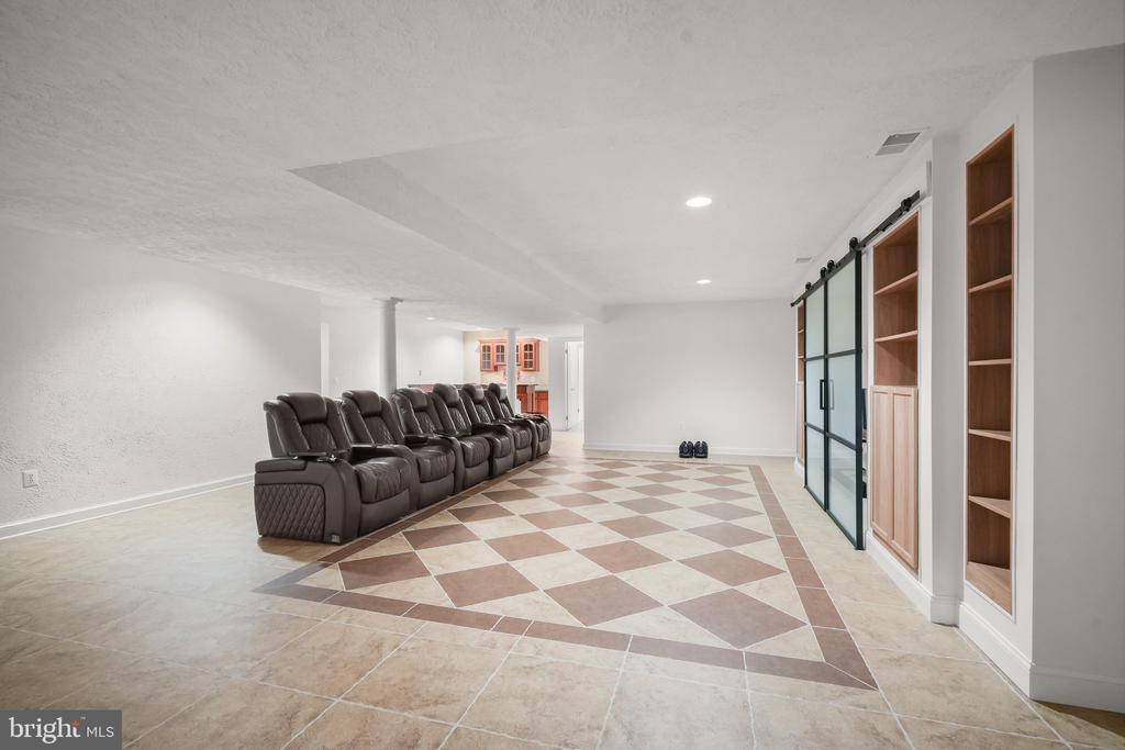 9809 HALL ROAD