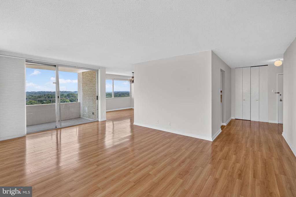 4515 WILLARD AVENUE Unit: 2203S