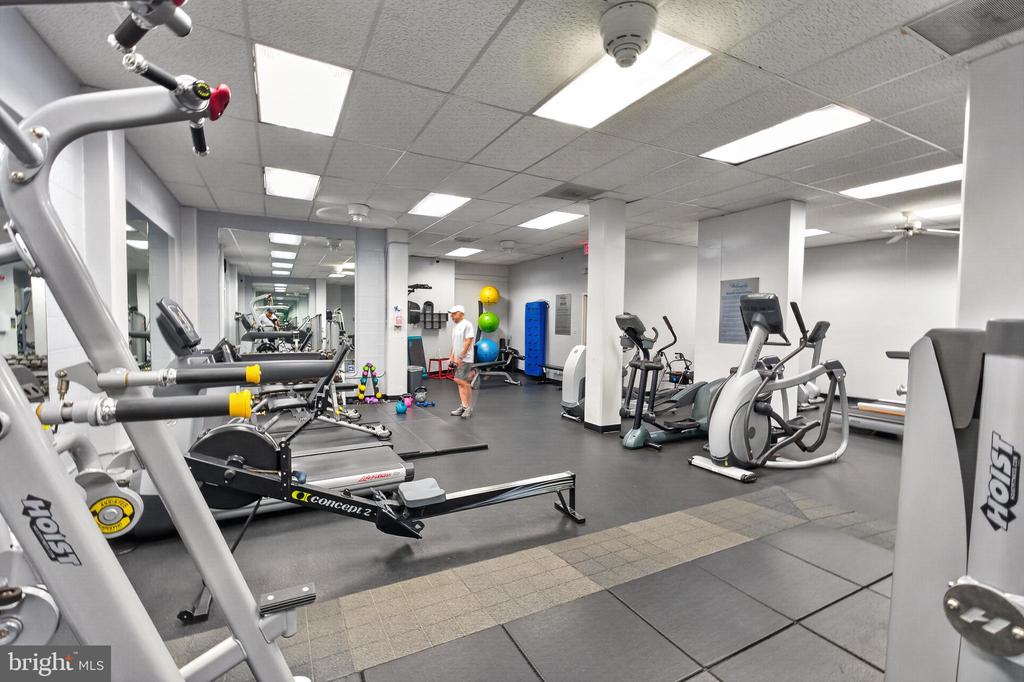 4515 WILLARD AVENUE Unit: 2203S