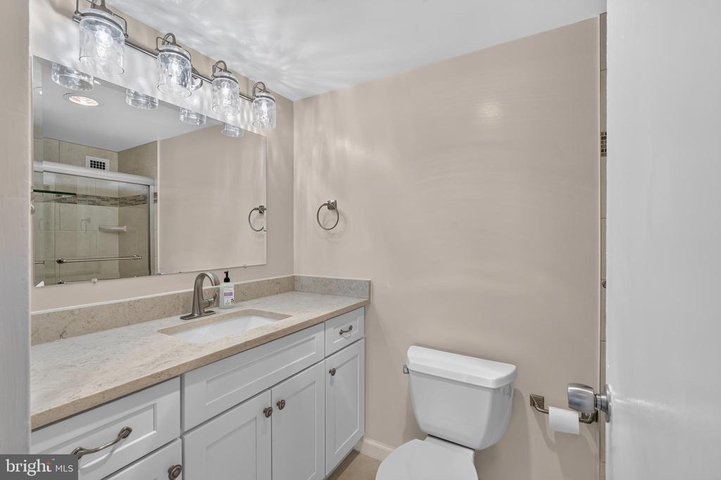 4515 WILLARD AVENUE Unit: 2203S