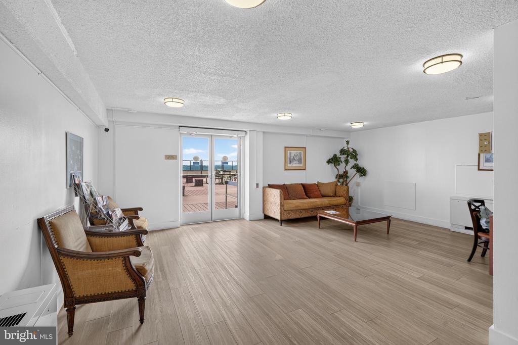 4515 WILLARD AVENUE Unit: 2203S