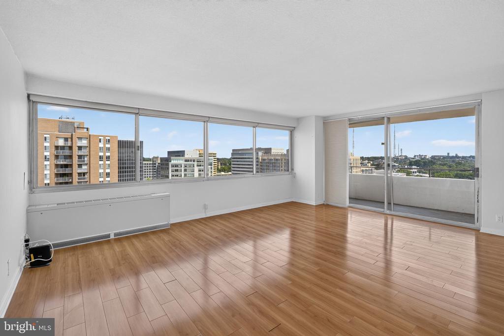 4515 WILLARD AVENUE Unit: 2203S