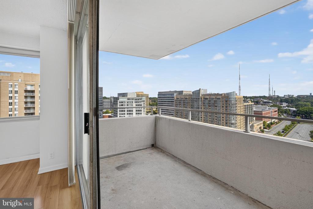 4515 WILLARD AVENUE Unit: 2203S