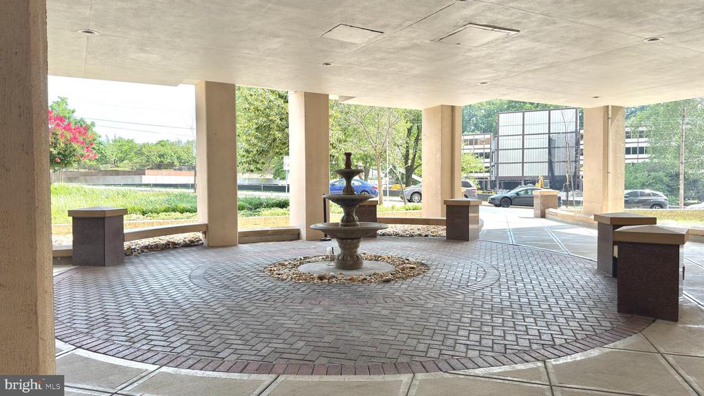 4515 WILLARD AVENUE Unit: 2203S