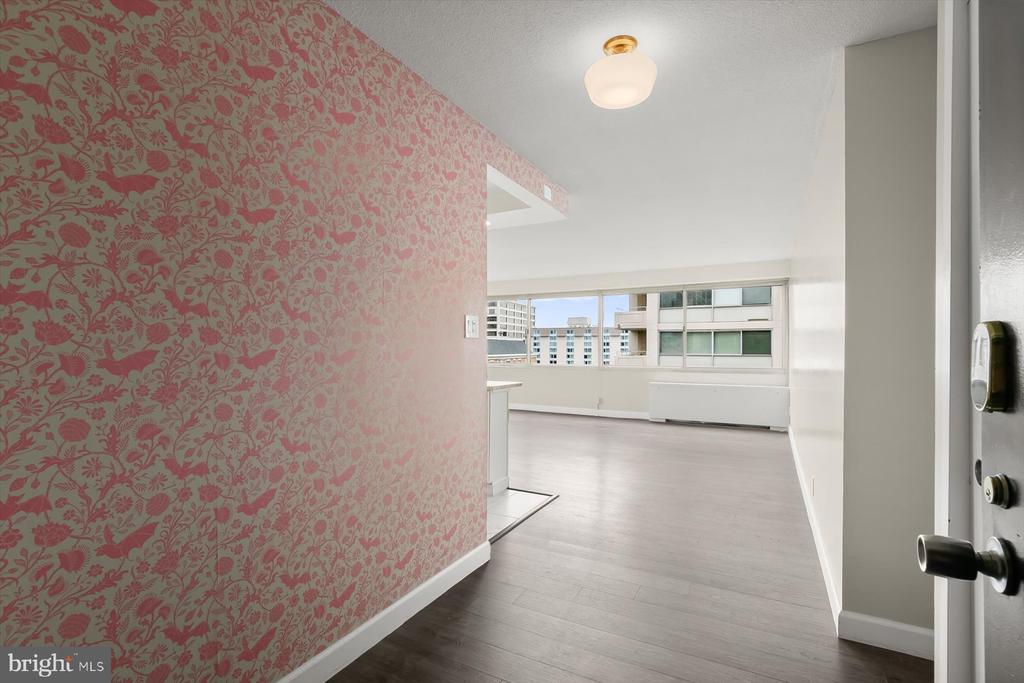 5500 FRIENDSHIP BOULEVARD Unit: 1823N
