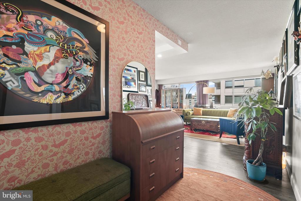 5500 FRIENDSHIP BOULEVARD Unit: 1823N