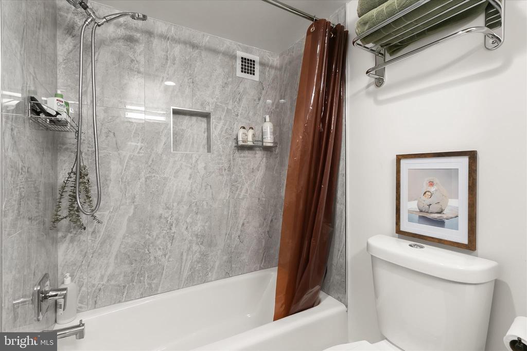 5500 FRIENDSHIP BOULEVARD Unit: 1823N