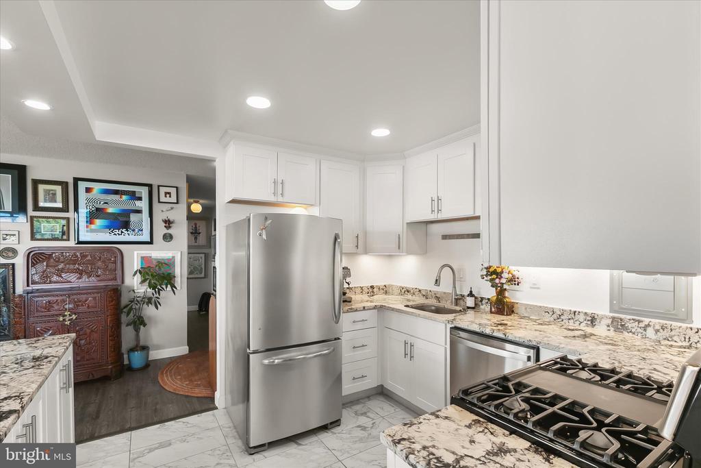 5500 FRIENDSHIP BOULEVARD Unit: 1823N