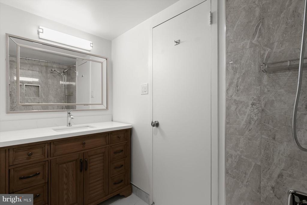 5500 FRIENDSHIP BOULEVARD Unit: 1823N