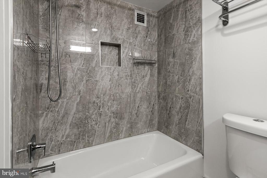 5500 FRIENDSHIP BOULEVARD Unit: 1823N