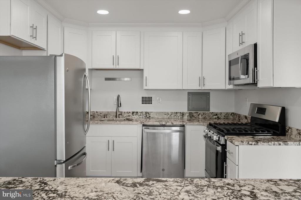 5500 FRIENDSHIP BOULEVARD Unit: 1823N