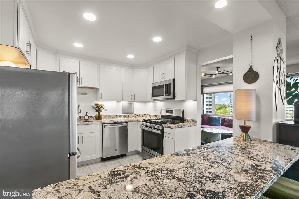 5500 FRIENDSHIP BOULEVARD Unit: 1823N