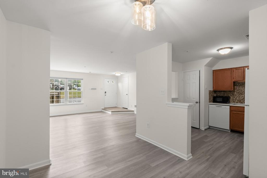 29 HIGHSTREAM COURT Unit: 1027
