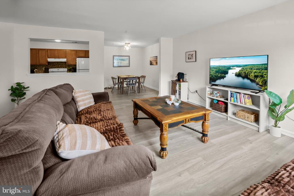 29 HIGHSTREAM COURT Unit: 1027
