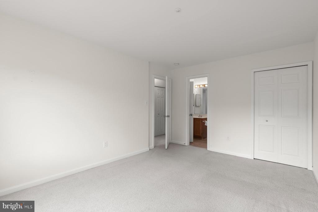 29 HIGHSTREAM COURT Unit: 1027