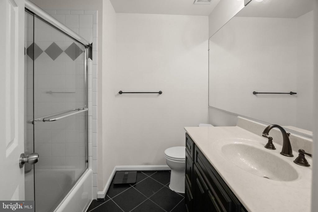 29 HIGHSTREAM COURT Unit: 1027