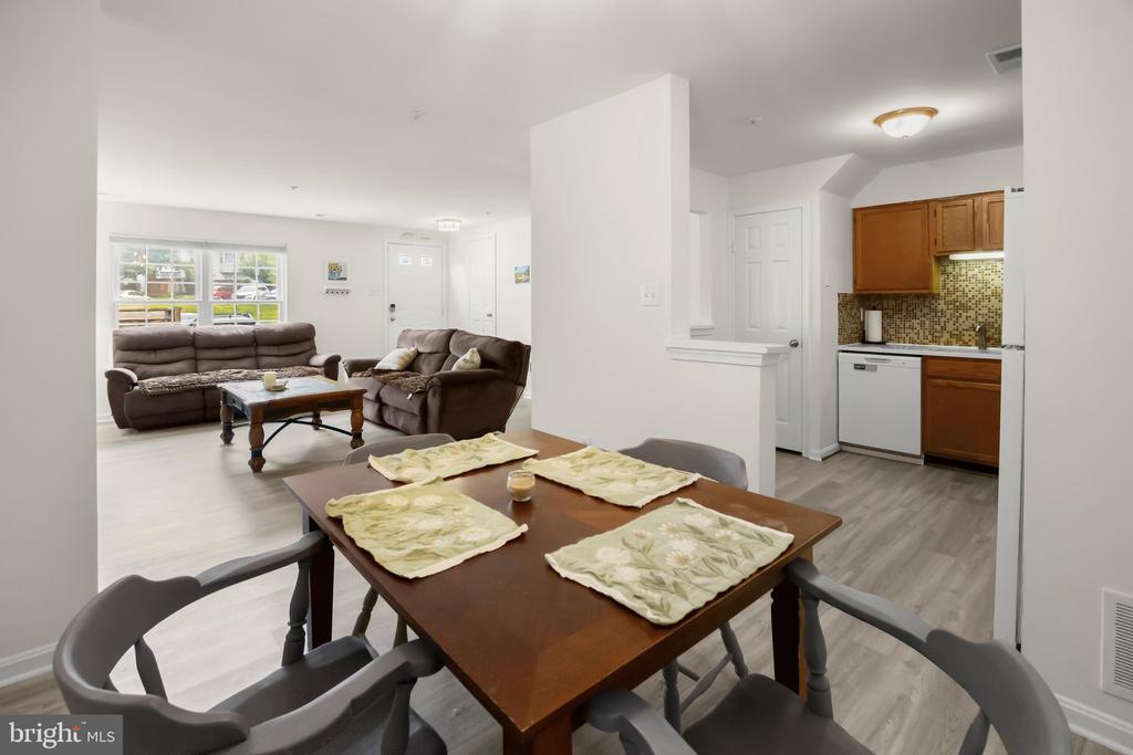 29 HIGHSTREAM COURT Unit: 1027
