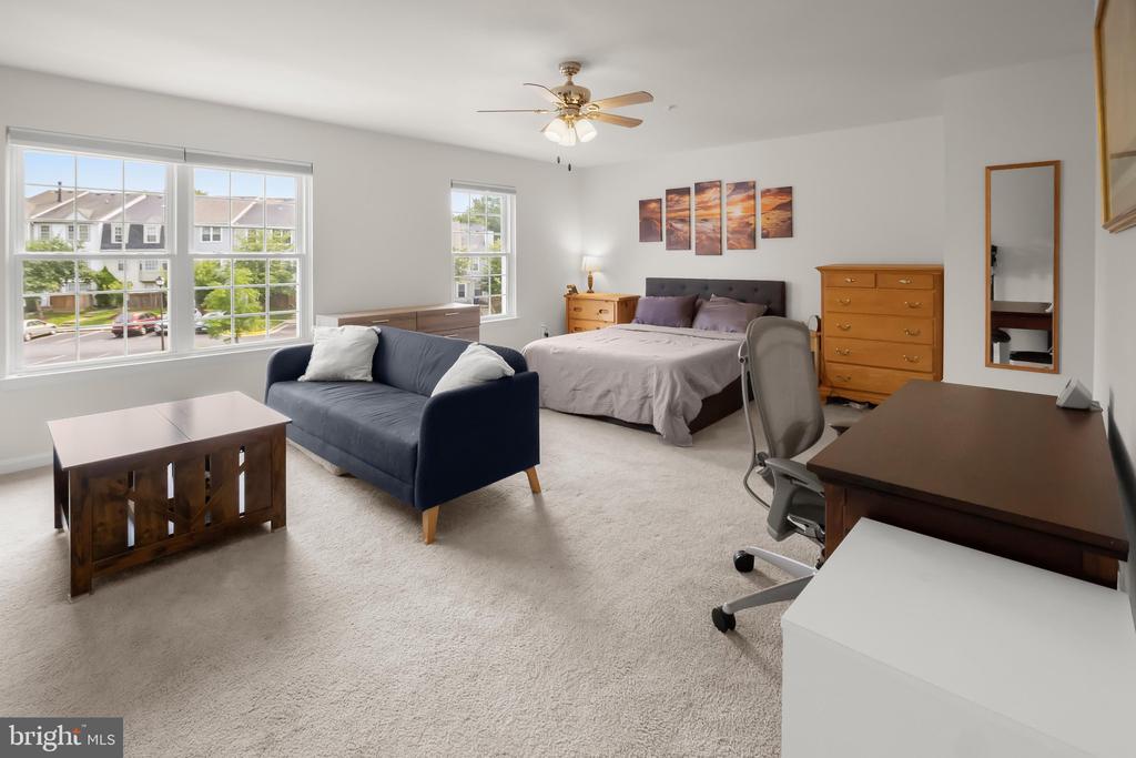 29 HIGHSTREAM COURT Unit: 1027