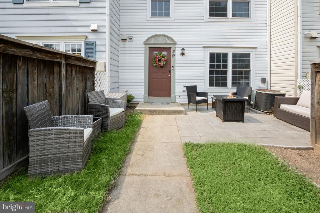 29 HIGHSTREAM COURT Unit: 1027