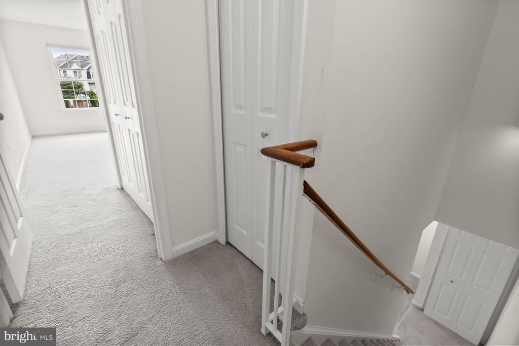 29 HIGHSTREAM COURT Unit: 1027