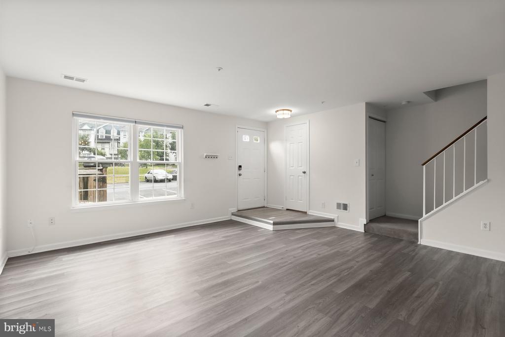 29 HIGHSTREAM COURT Unit: 1027