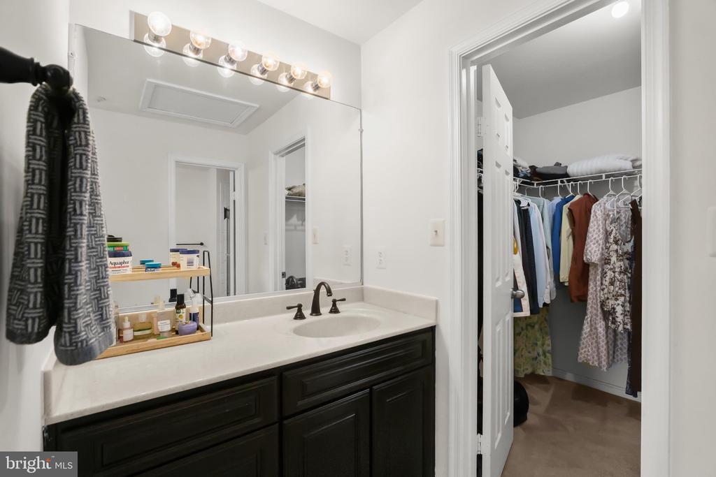 29 HIGHSTREAM COURT Unit: 1027