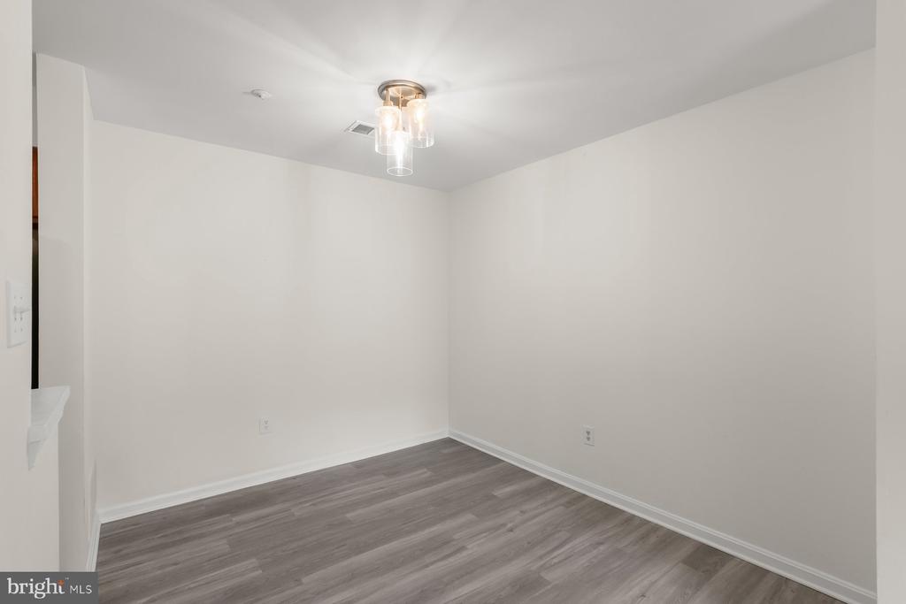 29 HIGHSTREAM COURT Unit: 1027