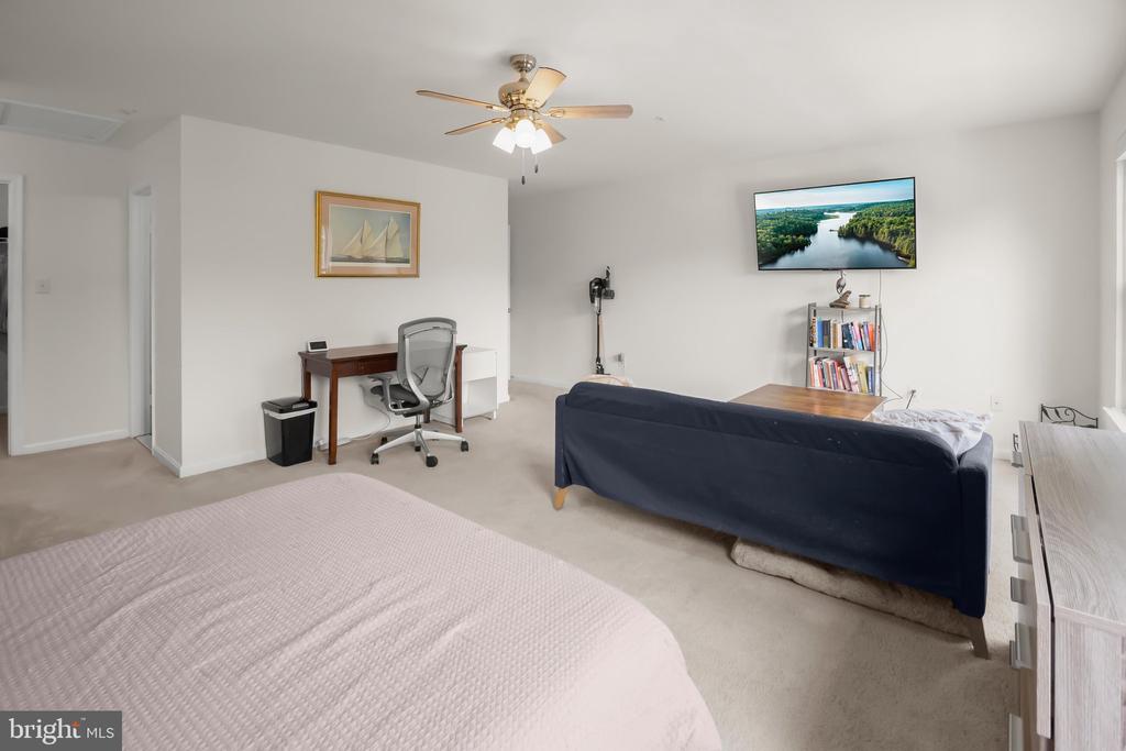 29 HIGHSTREAM COURT Unit: 1027