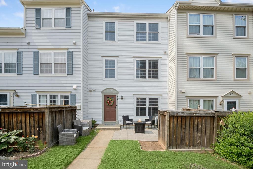 29 HIGHSTREAM COURT Unit: 1027