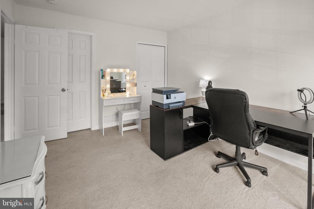 29 HIGHSTREAM COURT Unit: 1027