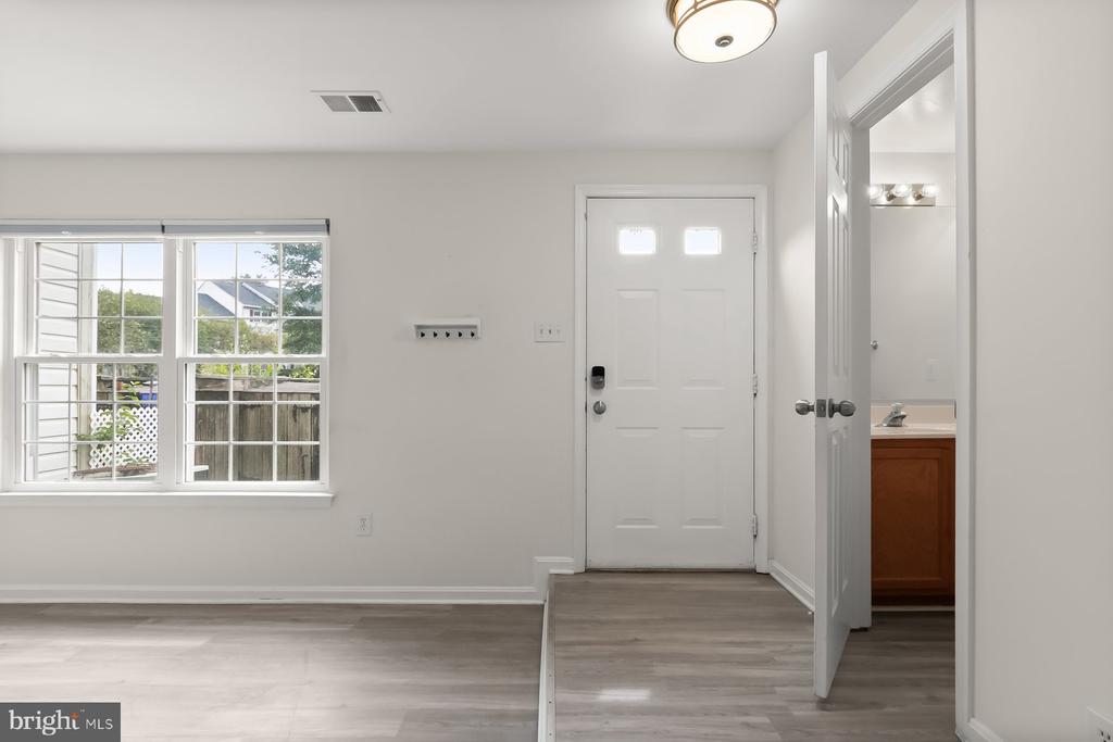 29 HIGHSTREAM COURT Unit: 1027