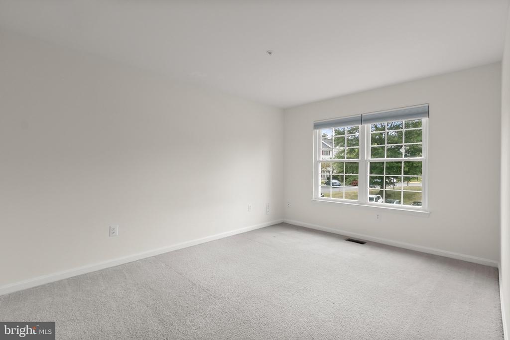 29 HIGHSTREAM COURT Unit: 1027