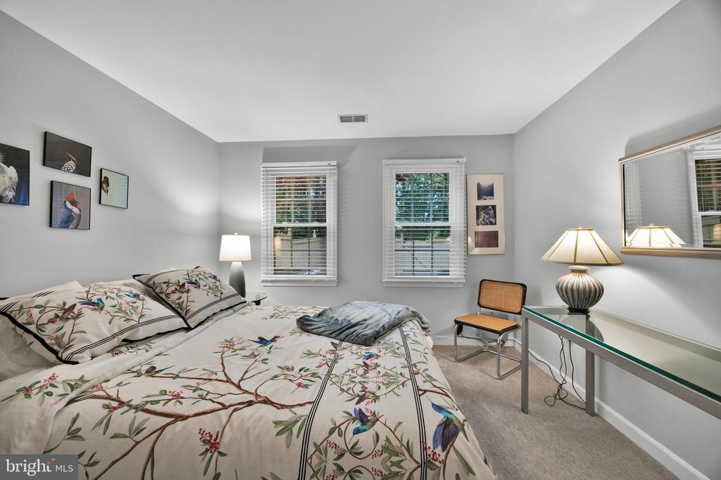 5816 TUDOR LANE