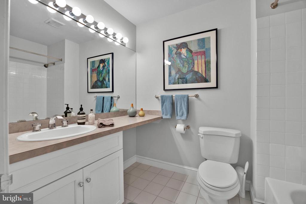 5816 TUDOR LANE