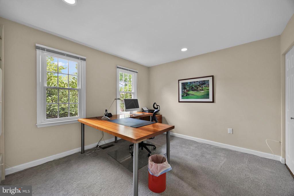 5816 TUDOR LANE