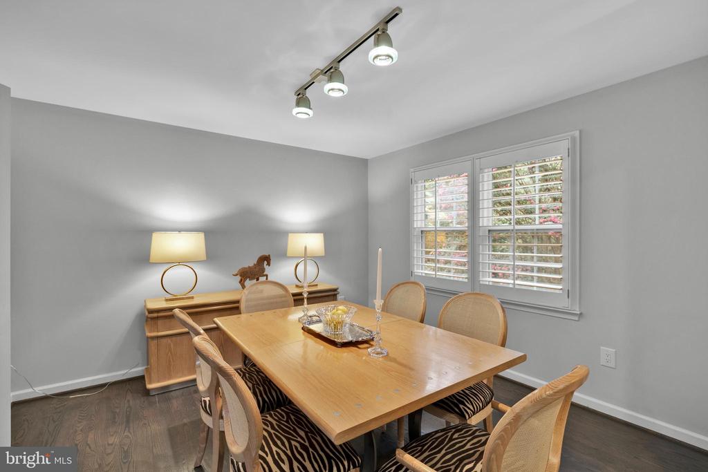 5816 TUDOR LANE