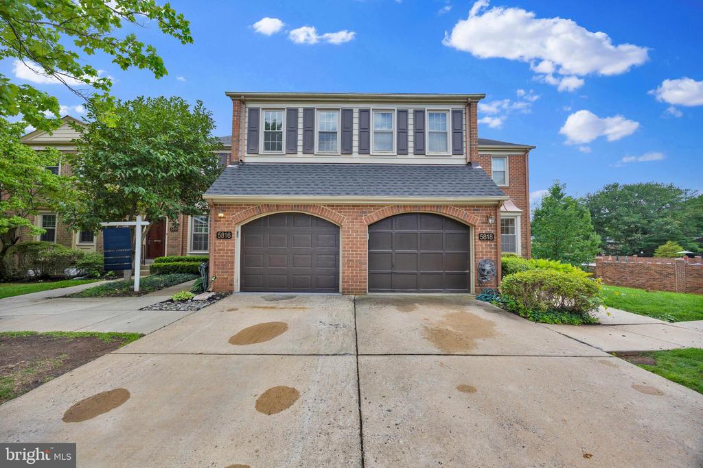 5816 TUDOR LANE