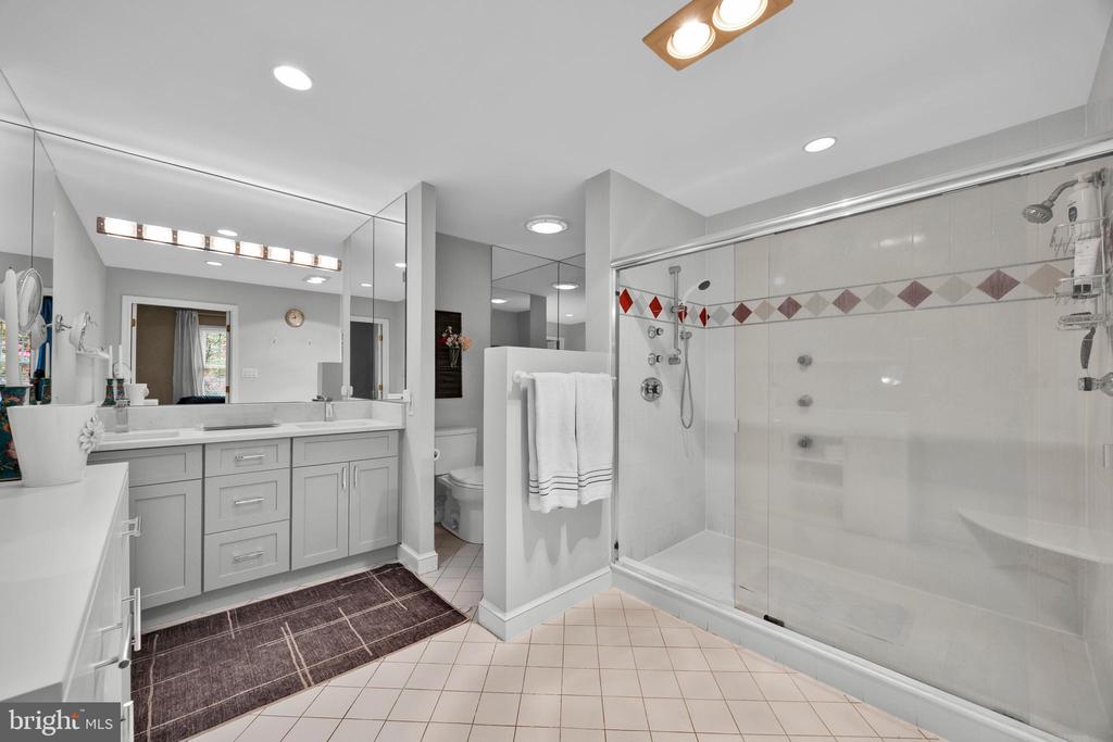 5816 TUDOR LANE