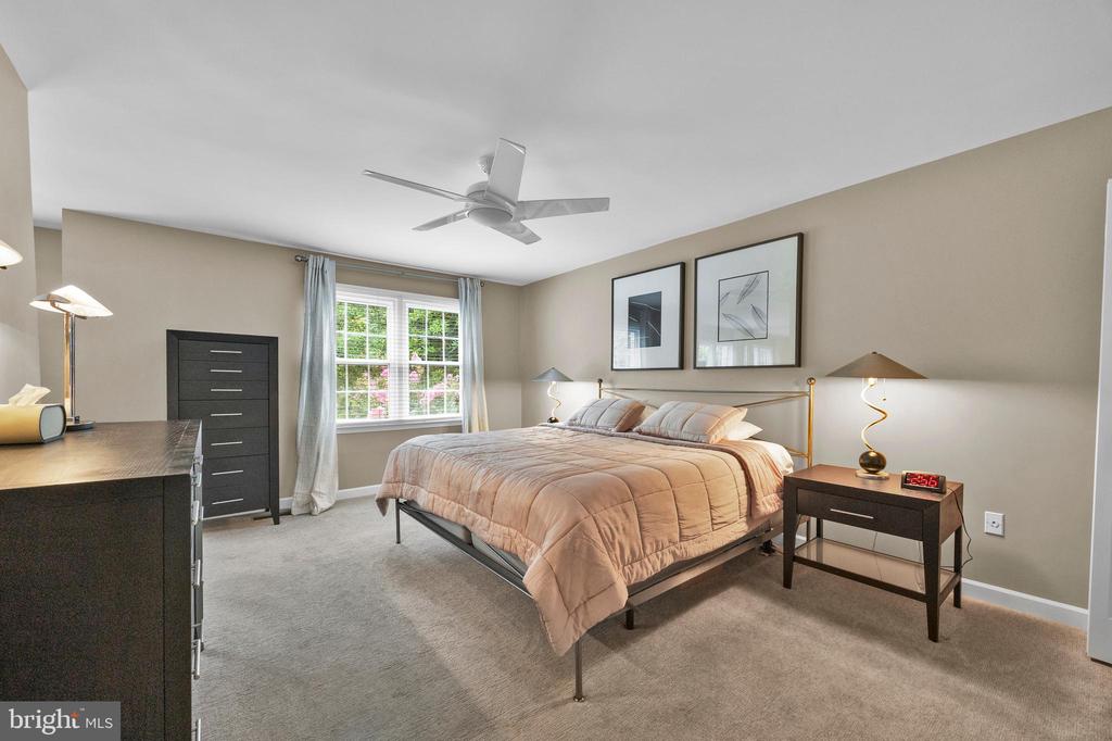 5816 TUDOR LANE
