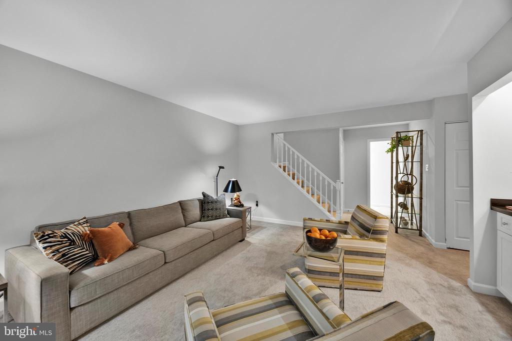 5816 TUDOR LANE