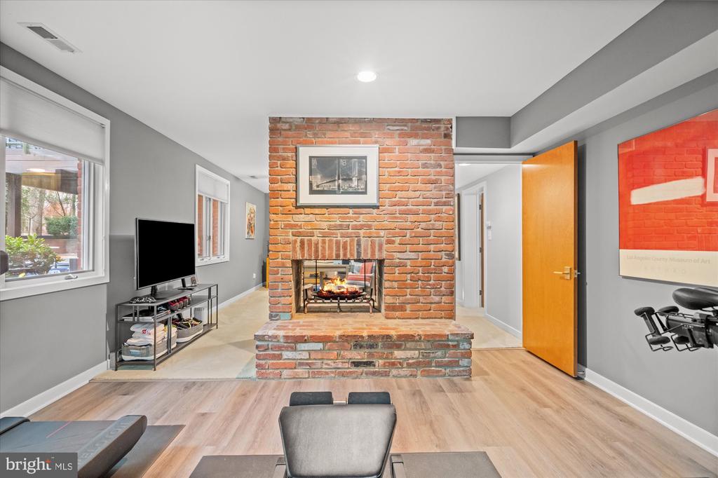 6800 MELODY LANE