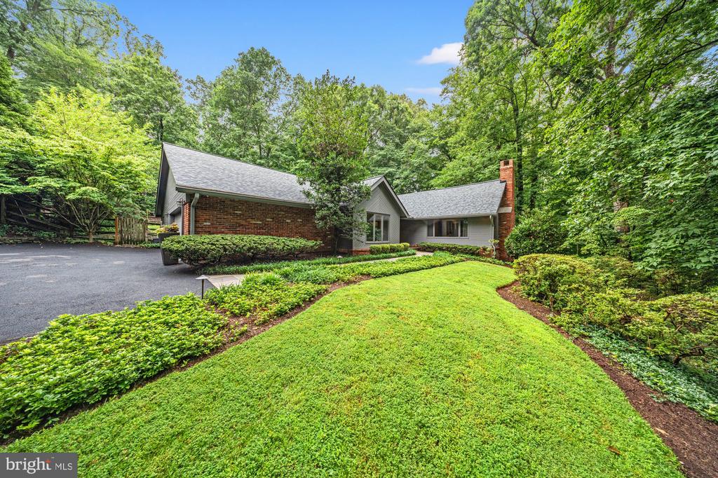 6800 MELODY LANE